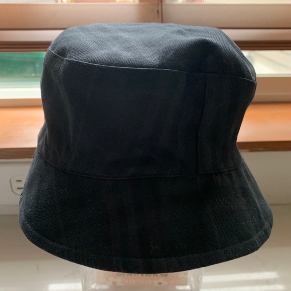 Burberry reversible bucket hat - Picture 2 of 4